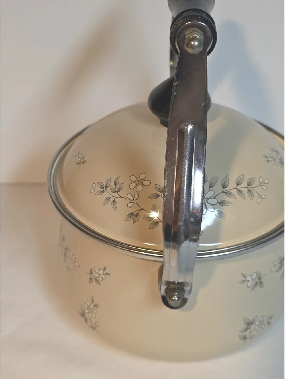 Vtg Cream Enamelware Tea Kettle Gray Floral Sketch Pot Wood Swing Handle